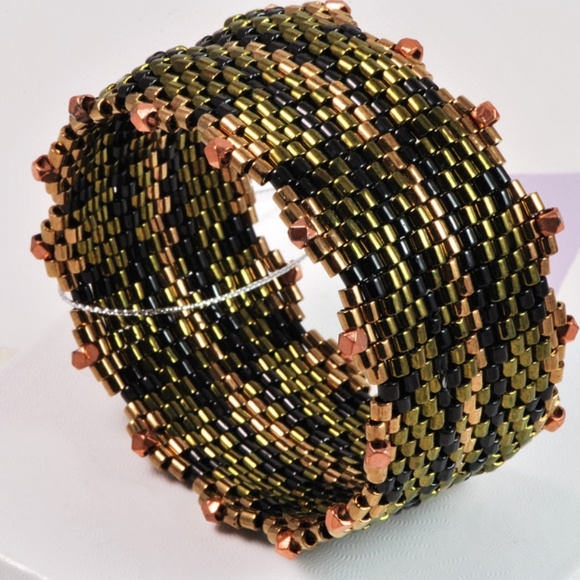 Handcrafted Snakeskin Peyote Stitch Glass Bracelet - Picture 1 of 4